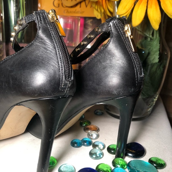 Banana Republic Heels - Picture 7 of 8